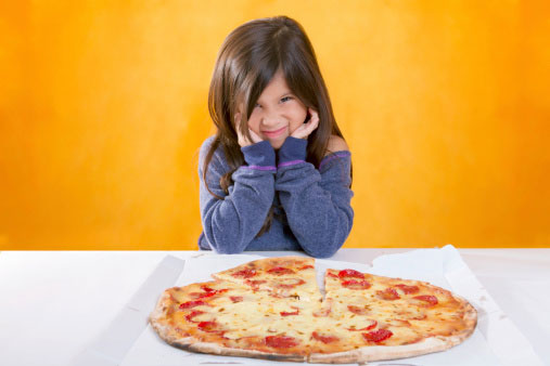 Child not eating the Pizza 